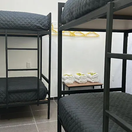 Check Inn Hostal Aeropuerto Gdl-2